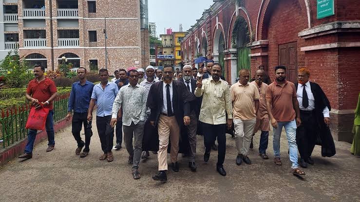 পুলিশের করা মামলায় ১০ বছর পর খালাস ১২৫ নেতাকর্মী
