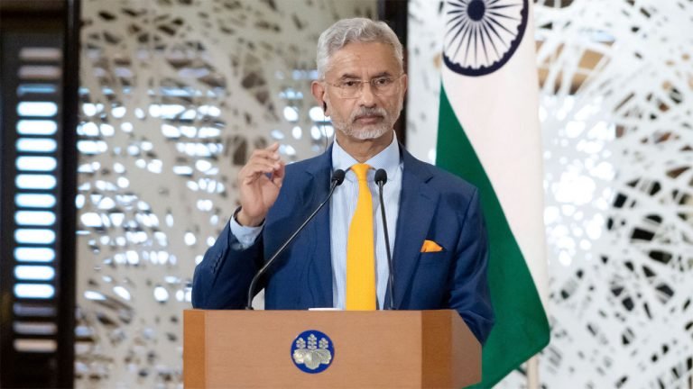 বিরল সফরে পাকিস্তানে পৌঁছালেন ভারতের পররাষ্ট্রমন্ত্রী