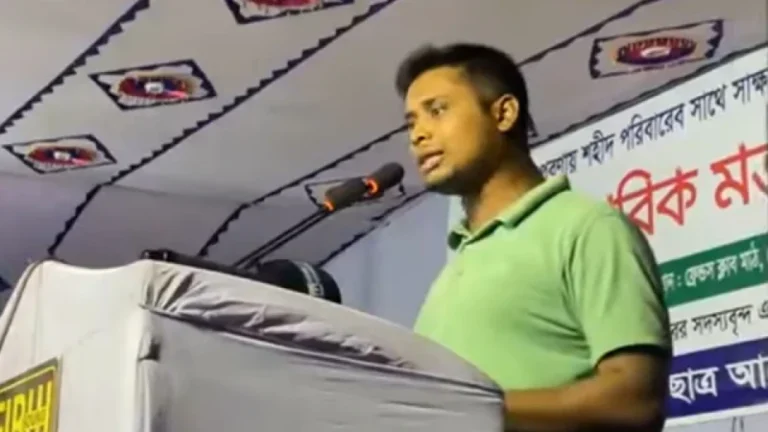 আমরা রক্ত দিচ্ছি, আর সচিবালয়ে বসে ওরা টাকা ভাগ করছে: হাসনাত