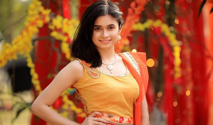 নতুন সিনেমায় ‘যাত্রী’ হয়ে ফিরছেন ঐশী