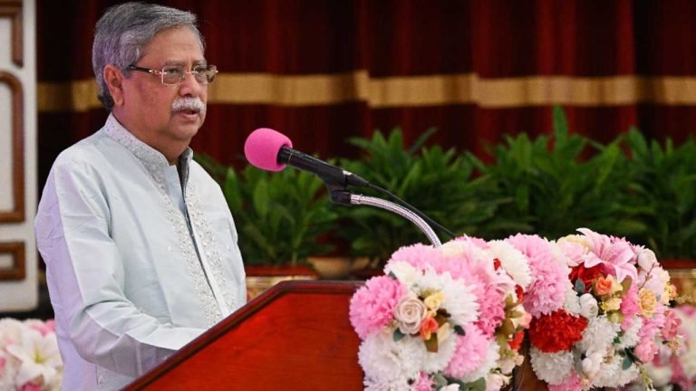 রাষ্ট্রপতির আহ্বান: দেশকে এগিয়ে নিতে সবাইকে একসঙ্গে কাজ করার ডাক