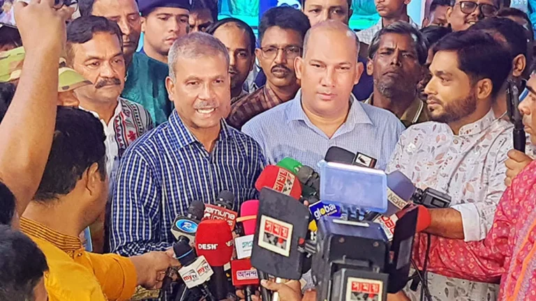 ‘গণহত্যার বিচার অচিরেই শুরু করব, তখন অনেক প্রশ্ন দূর হবে’