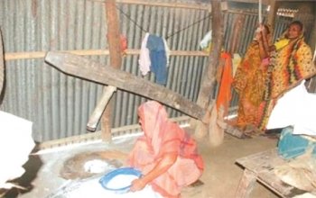 ভোলায় হারিয়ে যাচ্ছে গ্রামবাংলার ঐতিহ্য ঢেঁকি