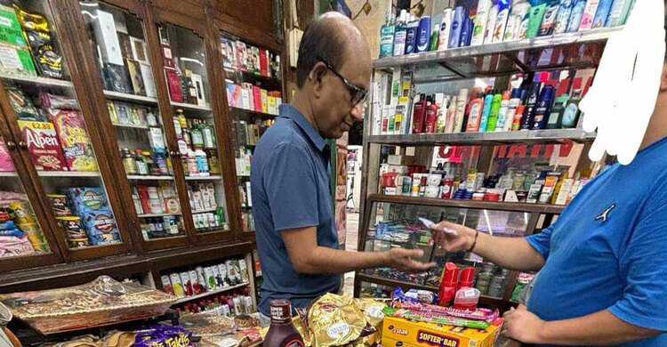 সাবেক এসবিপ্রধান মনিরুলের দেখা মিললো দিল্লির সুপারশপে