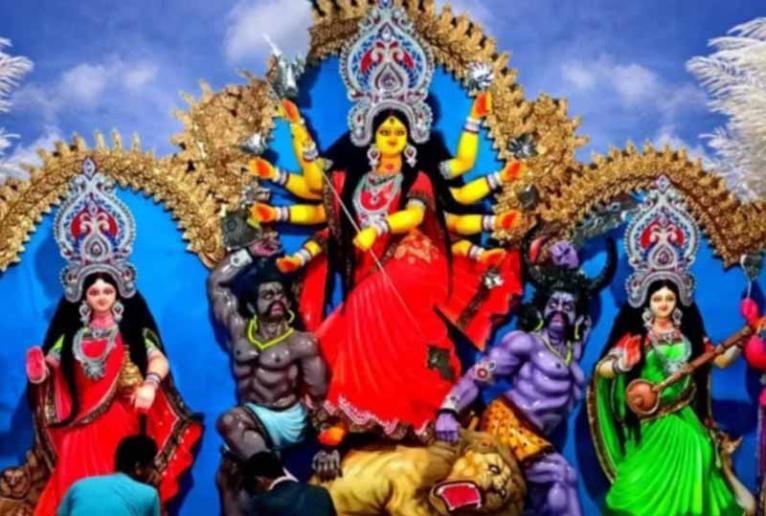 পটুয়াখালীতে চলছে দুর্গাপূজার শেষ মুহুর্তের প্রস্ততি