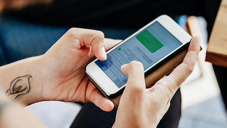 হোয়াটসঅ্যাপের নতুন কাস্টম চ্যাট লিস্ট ফিচার: সহজভাবে যোগাযোগের অভিজ্ঞতা