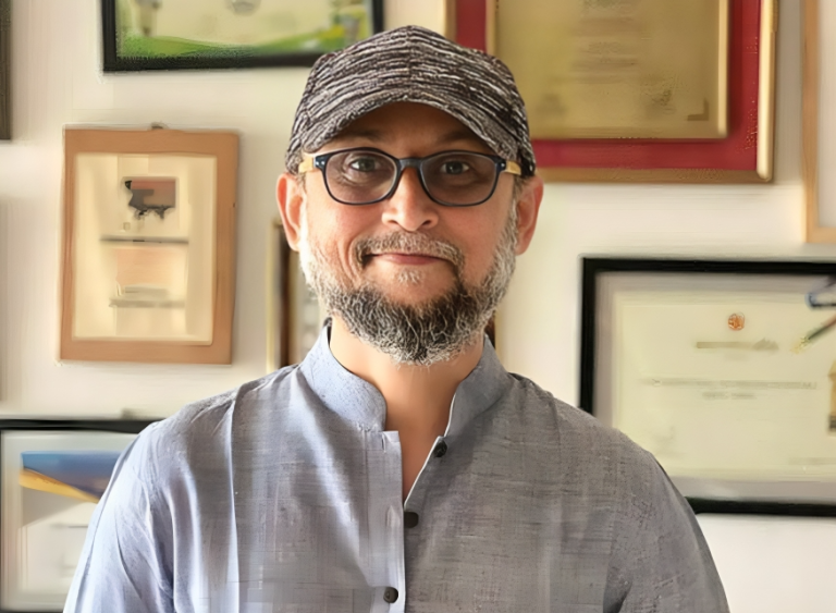 সমালোচনার জবাবে ফেসবুকে স্ট্যাটাস দিলেন ফারুকী