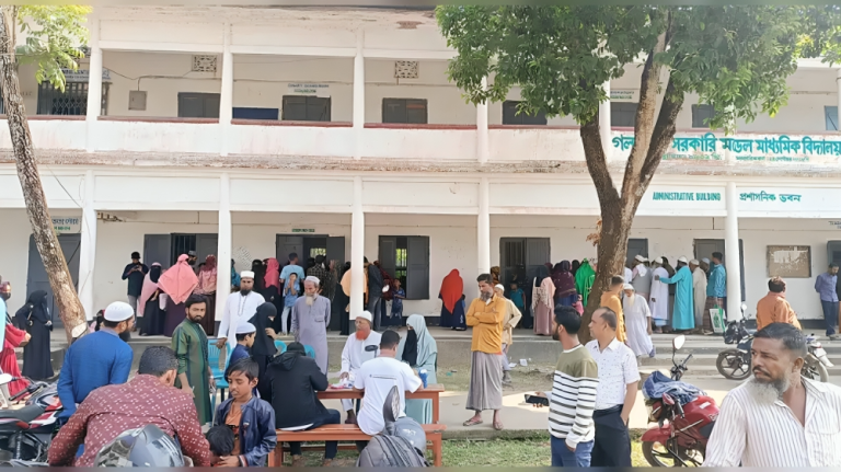 গলাচিপায় এক হাজার রোগীকে ফ্রী চিকিৎসা সেবা