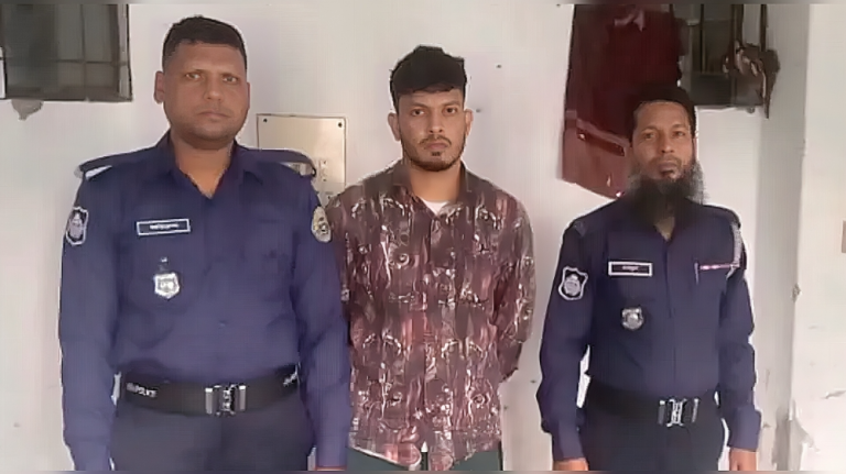 মহিপুরে বিয়ের প্রতিশ্রুতি দিয়ে ধর্ষণের অভিযোগে যুবক গ্রেপ্তার