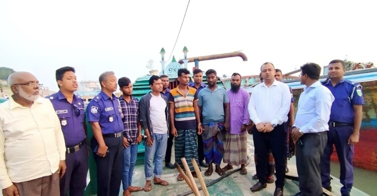 পদ্মায় বালু উত্তোলন বন্ধে বিশেষ অভিযান, ৬ জনের ছয় মাসের কারাদণ্ড