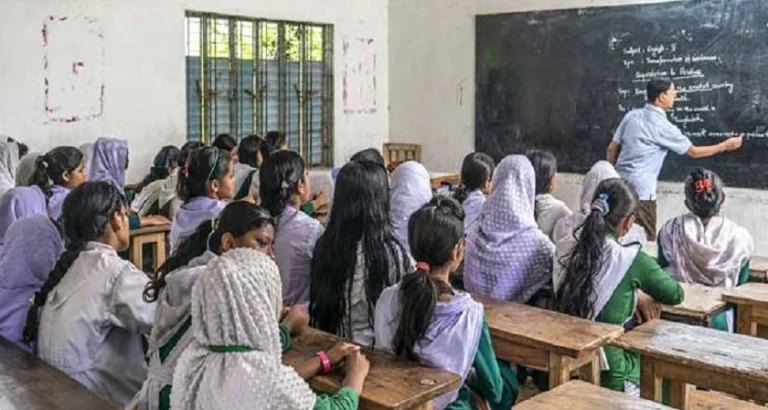 প্রজ্ঞাপন জারি,  যারা পারবেন না শিক্ষাপ্রতিষ্ঠানের সভাপতি হতে