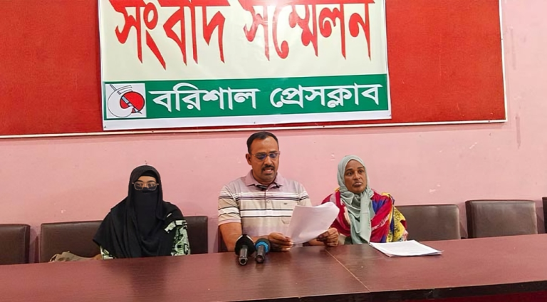 বরিশালে জমি দখলের চেষ্টার অভিযোগ আওয়ামী লীগ নেতাকর্মী ও সাবেক ওসির বিরুদ্ধে