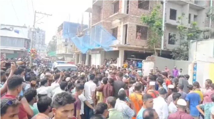 কুয়াকাটায় নির্মাণাধীন দোকানের বিম ধসে ২ শ্রমিক নিহত