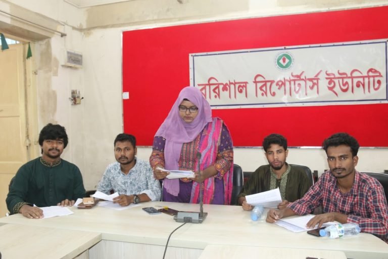আ.লীগের শাসনামলে ভয়াবহ নির্যাতন , অভিযোগে ছাত্রদল নেত্রীর সংবাদ সম্মেলন