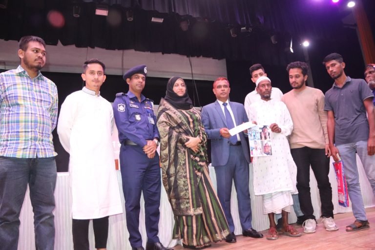 হাসিনার পরিবারের ১৮ জন মানুষ, এই দুই হাজার নয়: সারজিস