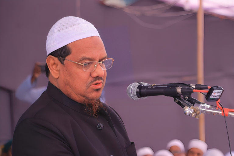 “সংখ্যালঘুরা এদেশে মায়ের কোলে সন্তানের মতো: পীর সাহেব চরমোনাই”