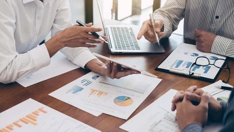 ৫ গুণে কর্মক্ষেত্রে হয়ে উঠতে পারেন সেরা কর্মী