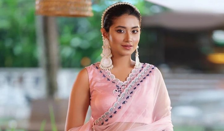 শুটিংয়ে অজ্ঞান হলেও ‘চক্র’ থেকে মুক্তি পাচ্ছেন না তাসনিয়া ফারিণ