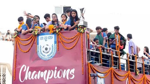 সাফজয়ী নারী ফুটবলারদের আজ সংবর্ধনা দেবেন প্রধান উপদেষ্টা