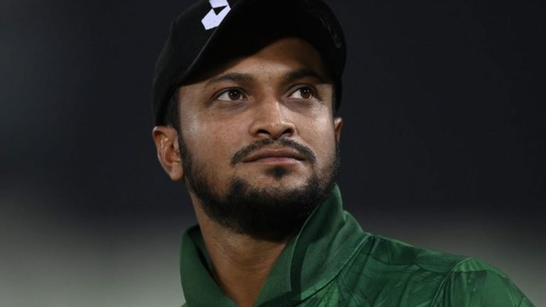 ওয়ানডে র‍্যাঙ্কিং থেকে সরালো সাকিবের নাম