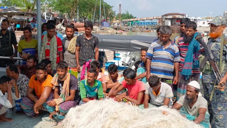 বরিশালে নিষেধাজ্ঞা ভঙ্গের দায়ে ৬৩০ জেলের কারাদণ্ড