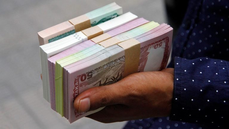 ধার নিয়ে ফেরত দিচ্ছে না? জেনে নিন কী করবেন