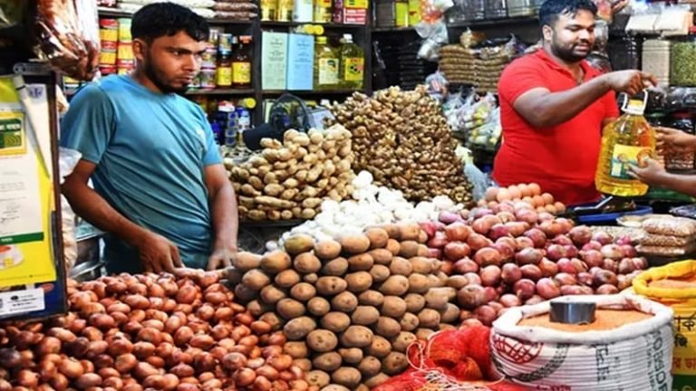 আলু-পেঁয়াজ ও চালের বাজারে উত্তাপ, সবজিতে কিছুটা স্বস্তি