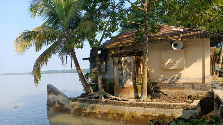 ঝালকাঠিতে হুমকিতে শতবর্ষী স্কুল, মসজিদ, সড়ক ও সেতু