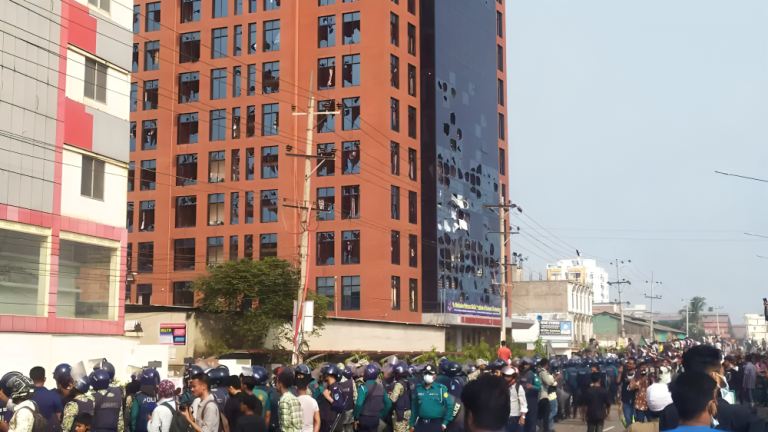 সংঘর্ষে না জড়িয়ে শিক্ষার্থীদের শান্ত থাকার আহ্বান সরকারের