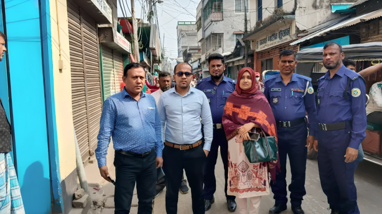 ঝালকাঠিতে টাস্কফোর্সের অভিযানে দুই ব্যবসা প্রতিষ্ঠানকে জরিমানা