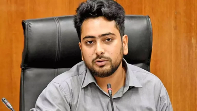 সরকারকে নিয়ে অপপ্রচার চালানো হচ্ছে: তথ্য উপদেষ্টা নাহিদ ইসলাম