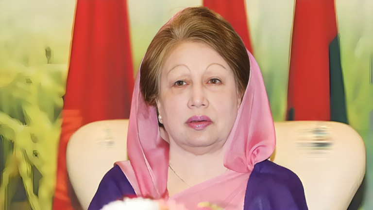 মার্কিন দূতাবাস থেকে বাসায় ফিরলেন খালেদা জিয়া