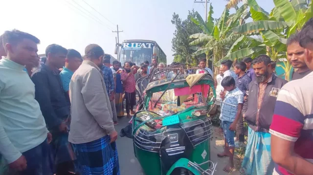 শেরপুরে বাস-অটোরিকশার সংঘর্ষে নিহত ৬