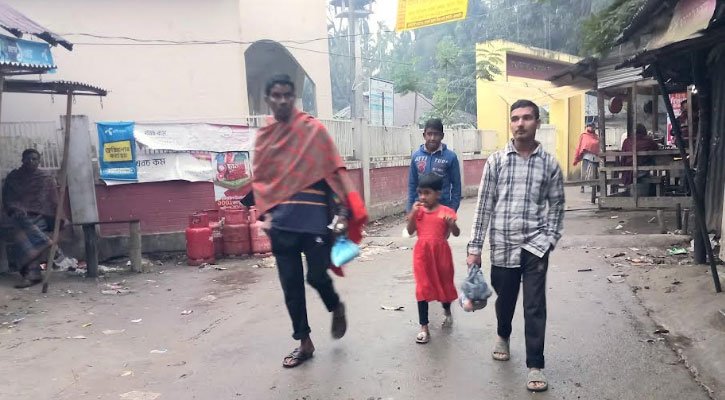 কাঁঠালিয়ায় শীত ও বৃষ্টিতে চরম দুর্ভোগে শ্রমজীবীরা