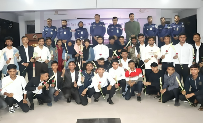 পিরোজপুরে মাত্র ১২০ টাকায় ৩২ জনের পুলিশ কনস্টেবল পদে নিয়োগ