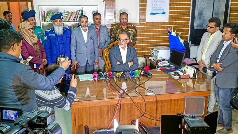 রমজান ও ঈদ উপলক্ষে বাজার স্থিতিশীল রাখার প্রস্তুতি : বাণিজ্য উপদেষ্টা