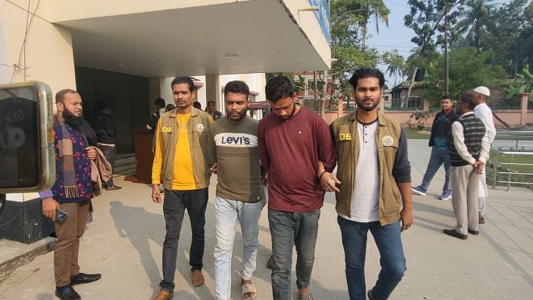 পটুয়াখালীতে দুই অপহরণকারী গ্রেফতার