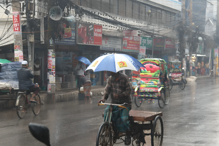 শীতের বৃষ্টিতে স্থবির বরিশালের জনজীবন