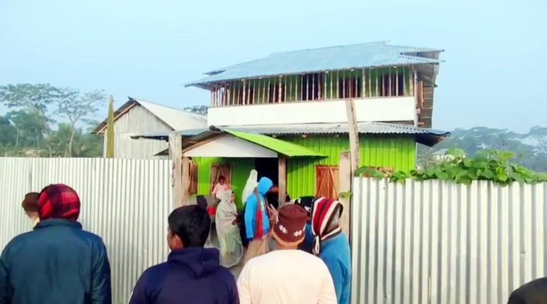 কলাপাড়ায় চেতনানাশক মিশিয়ে এক পরিবারের সর্বস্ব লুট
