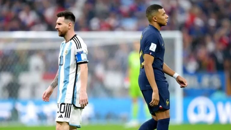 বিশ্বকাপ ফাইনালের পর মেসিকে যা বলেছিলেন এমবাপে