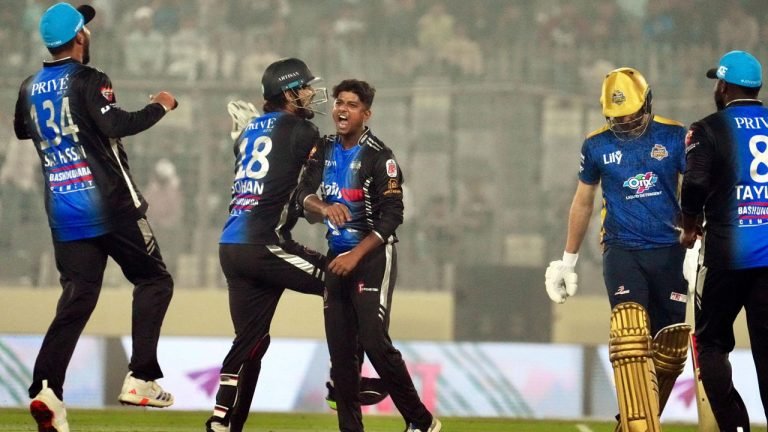 টিভিপর্দায় আজকের যত খেলা