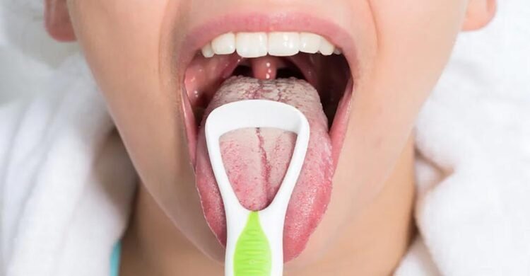 সুস্থ শরীরের জন্য দাঁত নয়, জিহ্বাও পরিষ্কার করুন