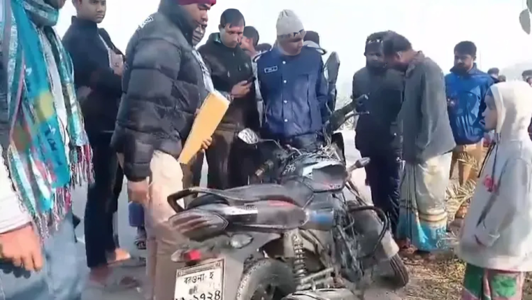কলাপাড়ায় বাসচাপায় এনজিওকর্মী নিহত