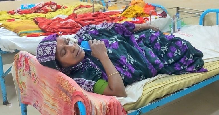 পটুয়াখালীতে প্রতিবেশীদের হামলায় ১০ জন আহত