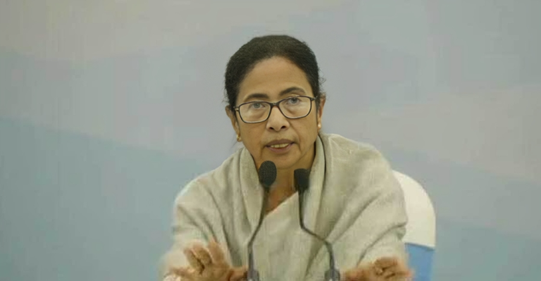 বিএসএফের বিরুদ্ধে অভিযোগ তুললেন মমতা ব্যানার্জী, অনুপ্রবেশ নিয়ে কেন্দ্রকে হুঁশিয়ারি