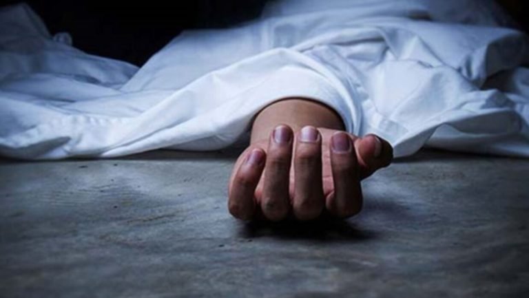 রাজাপুরে সুপারিগাছে ঝুলন্ত অবস্থায় নারীর মরদেহ উদ্ধার