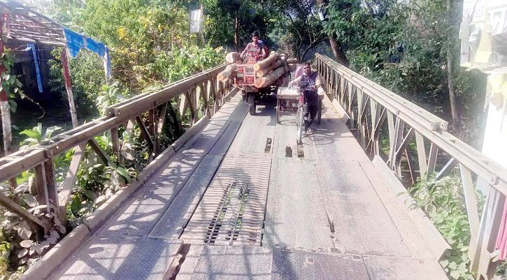 বরিশালে সংস্কার করা বেইলি ব্রিজ ফের ঝুঁকিপূর্ণ