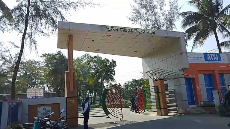 পটুয়াখালী পুলিশ লাইনের ব্যারাক থেকে নারী কনস্টেবলের মরদেহ উদ্ধার