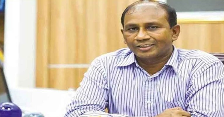 স্ট্যাটাস দিলেন পলাতক মনিরুল