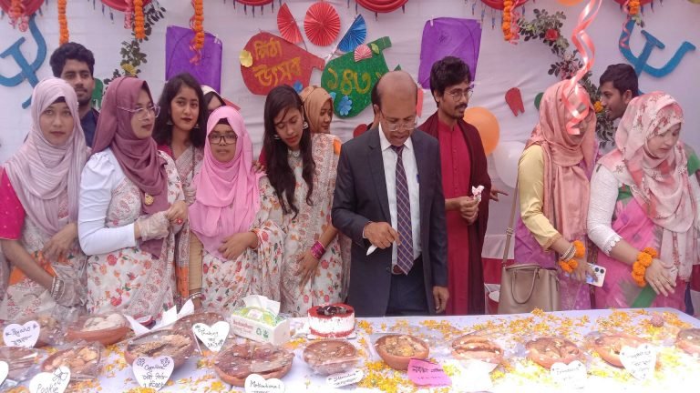 পিরোজপুর বিজ্ঞান ও প্রযুক্তি বিশ্ববিদ্যালয়ে প্রথম পিঠা উৎসব
